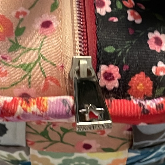 RARE Harveys Seatbelt Patchwork Boxy Satch… - Picture 11 of 16